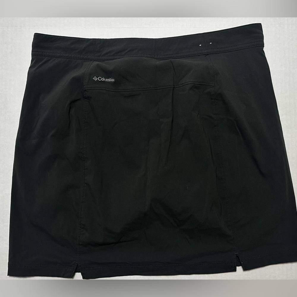 Columbia Skort. Smoky gray (not black). Omni-shield Advanced Repellency.